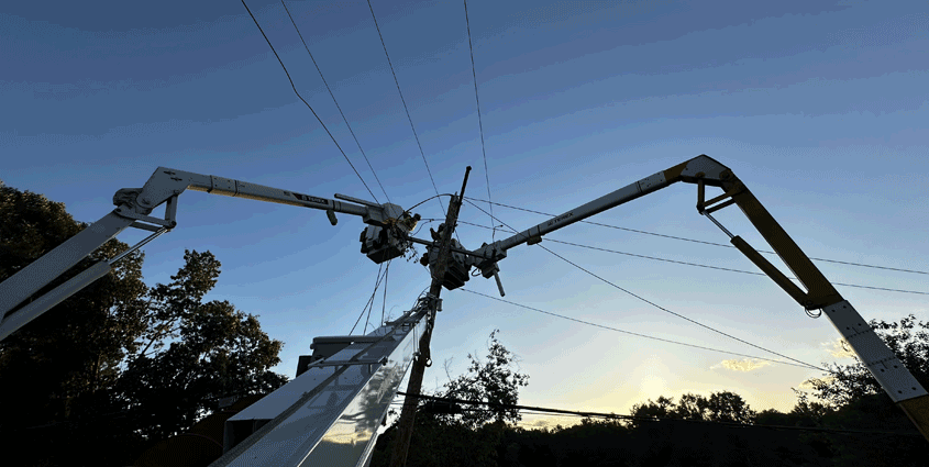 Lineworkers restoring power